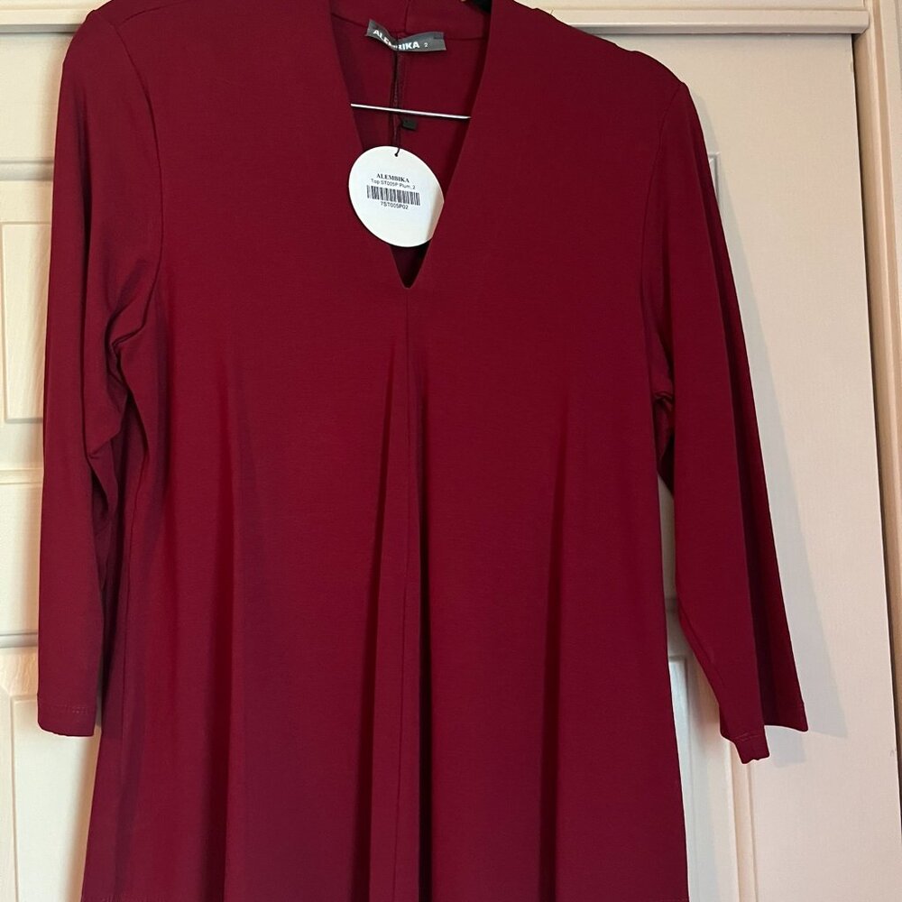 Alembika Essential V-Neck Top